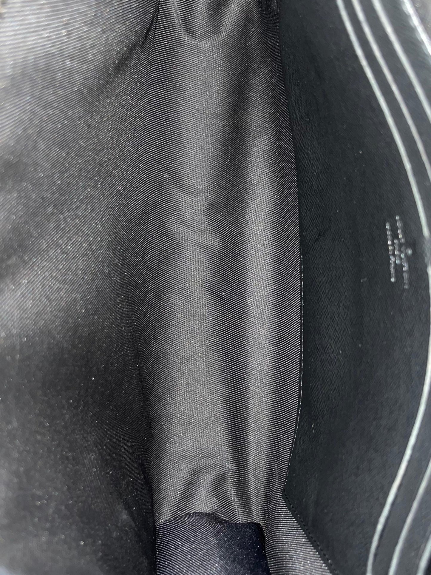 Louis Vuitton Pochette Voyage MM Taiga