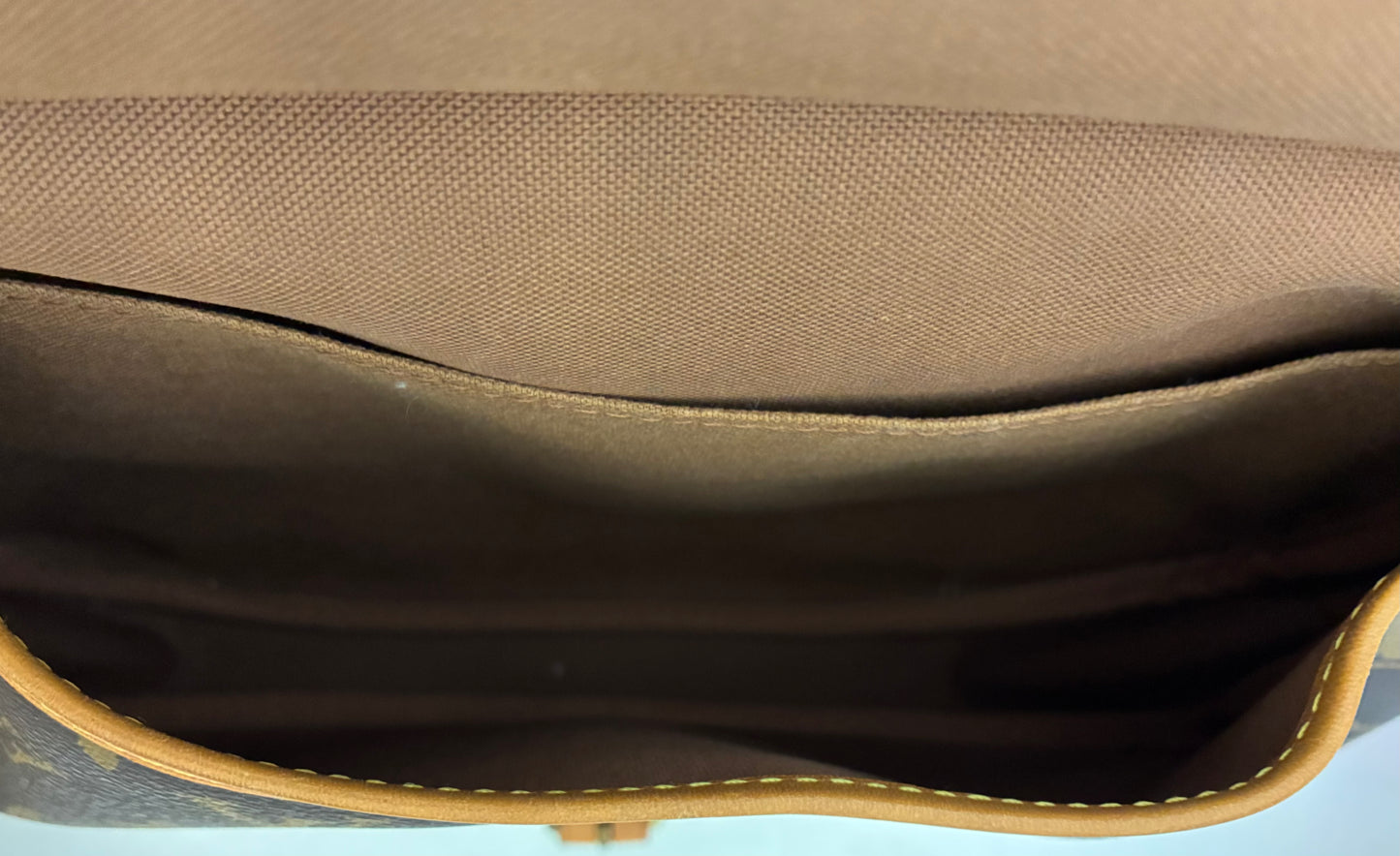 Louis Vuitton Saumur 30