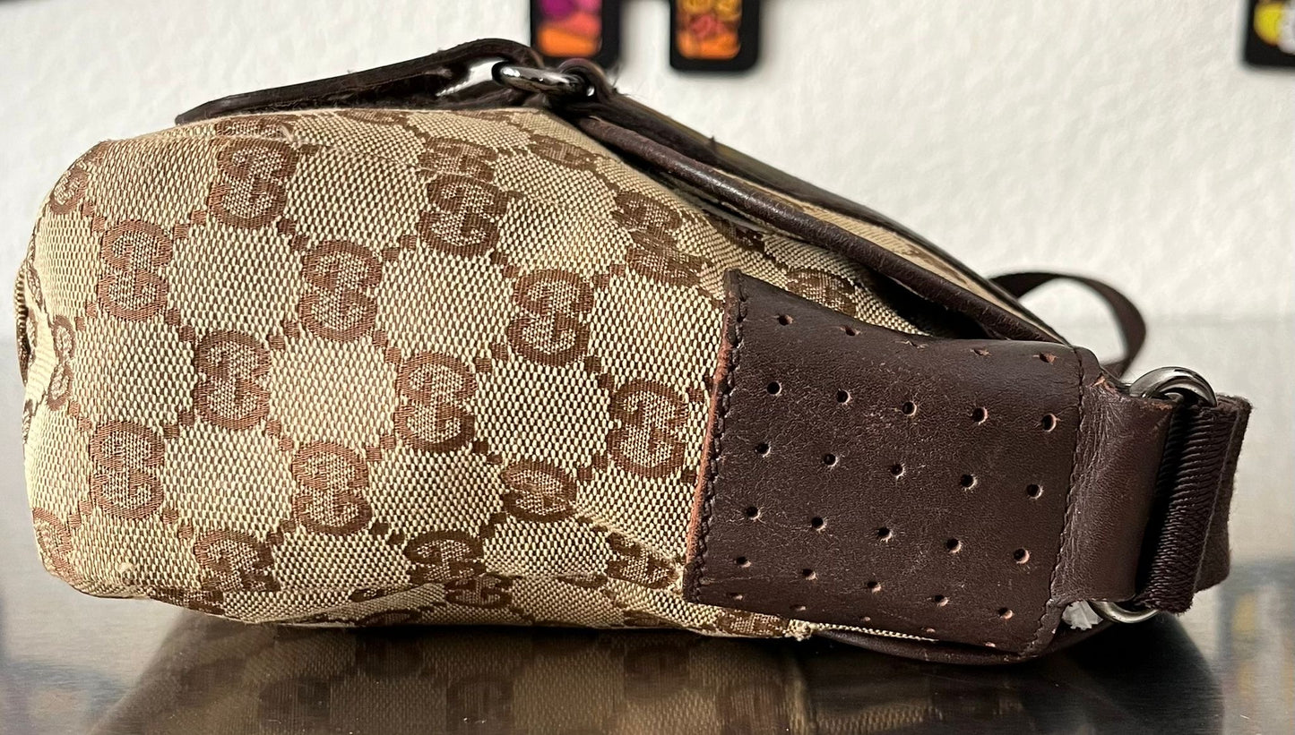 Gucci GG Canvas Umhängetasche