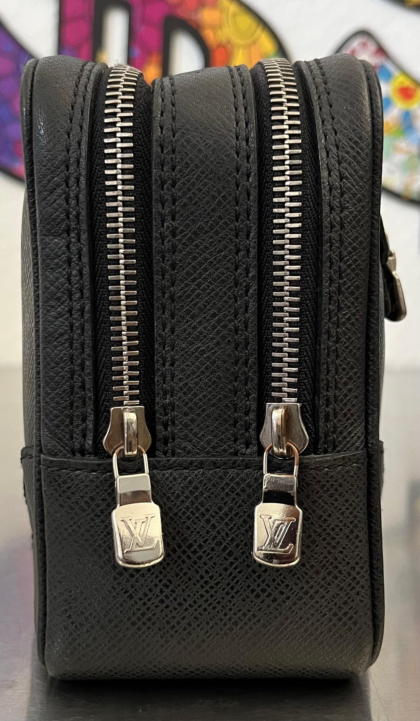 Louis Vuitton Pavel Taiga Leder