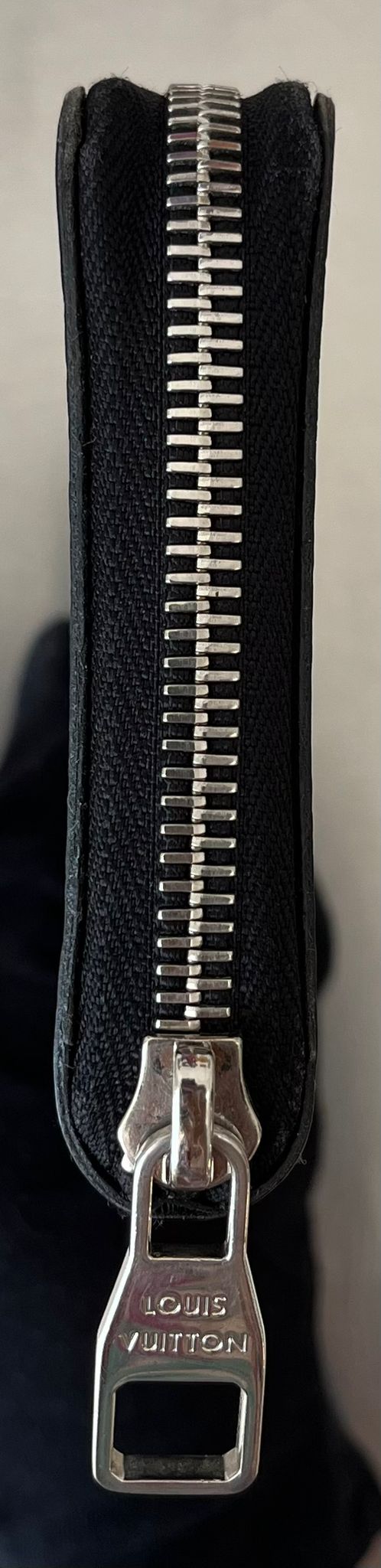 Louis Vuitton Zippy Vertical Damier