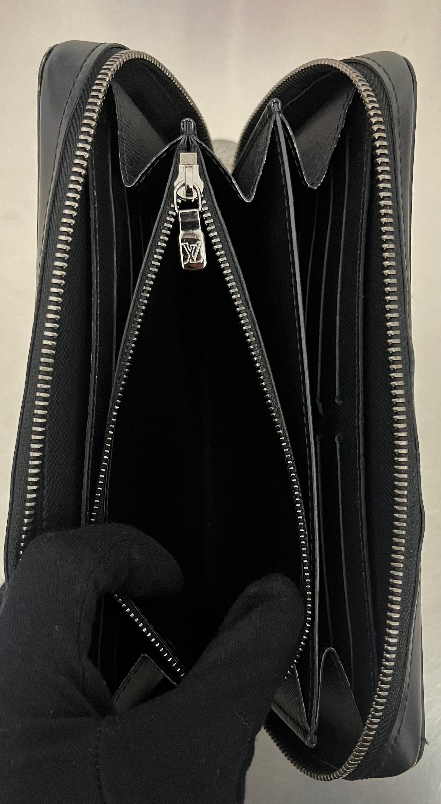 Louis Vuitton Zippy XL Monogram Eclipse