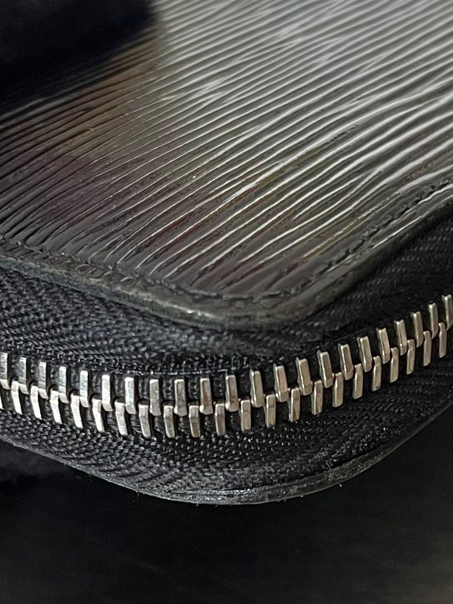 Louis Vuitton Zippy Epi Electric Leder