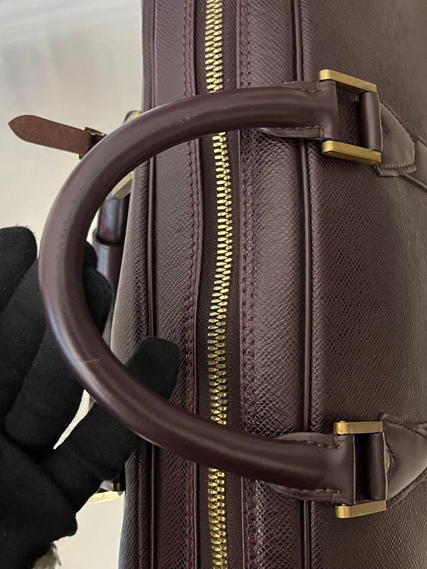 Louis Vuitton Helanga Taiga