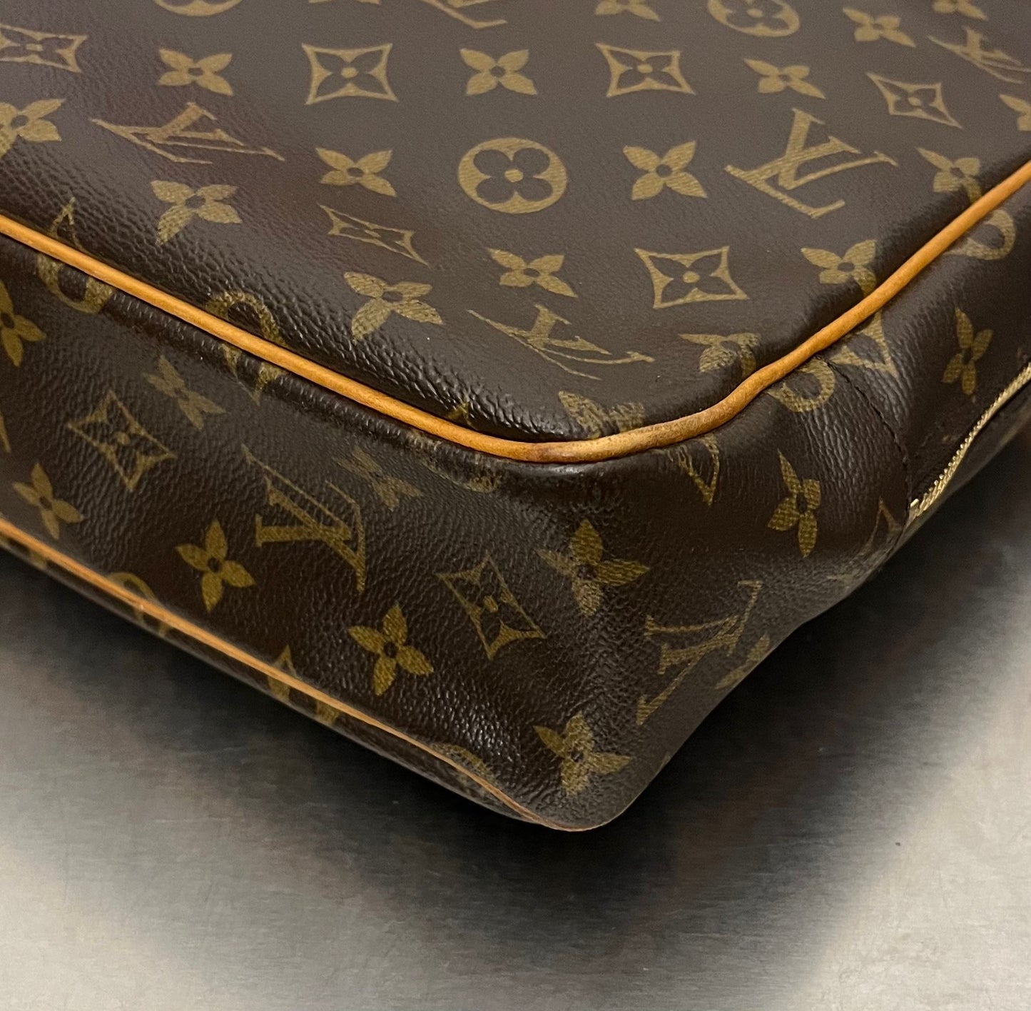 Louis Vuitton Porte Documents Pegase Monogram
