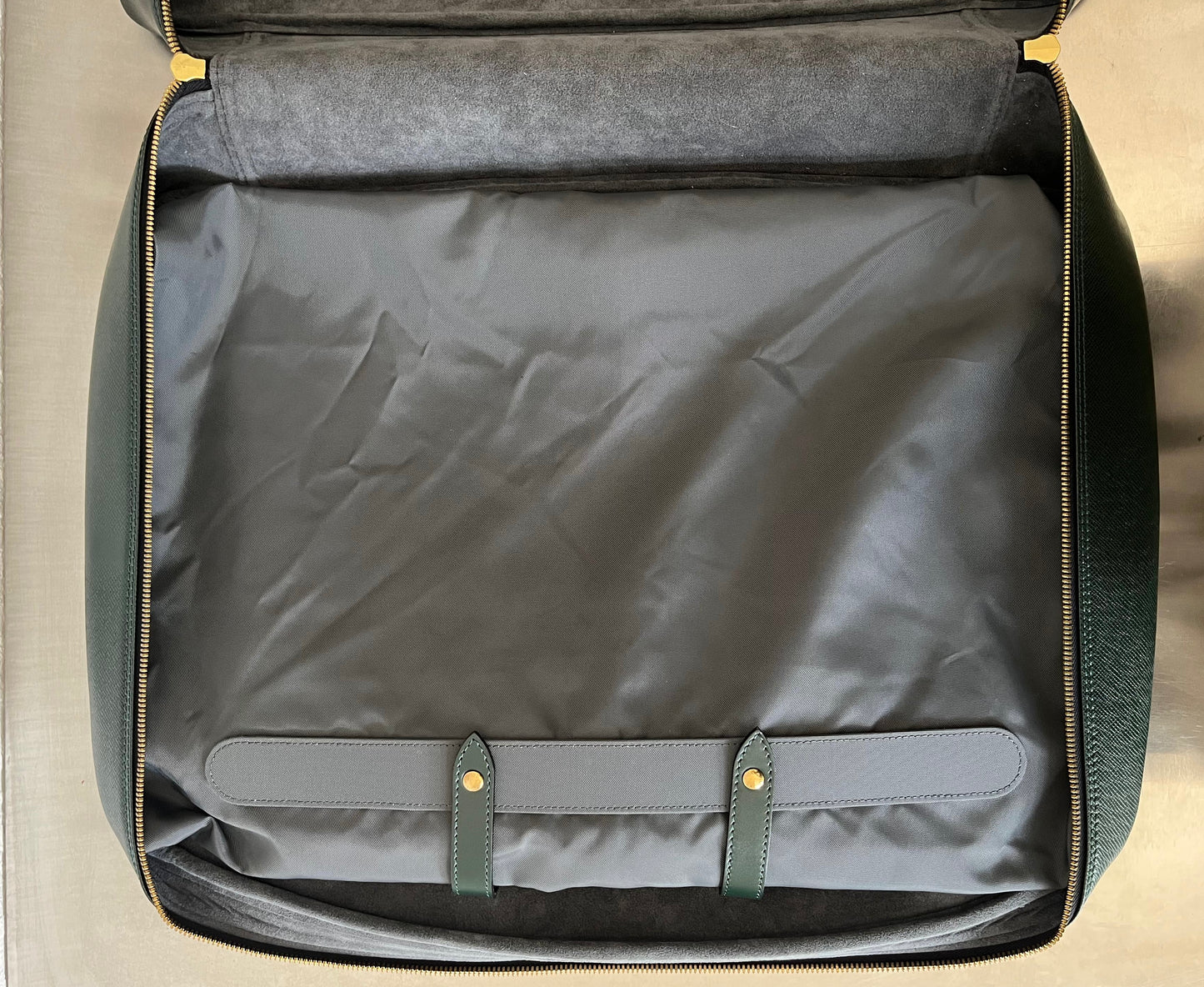 Louis Vuitton Helanga Taiga