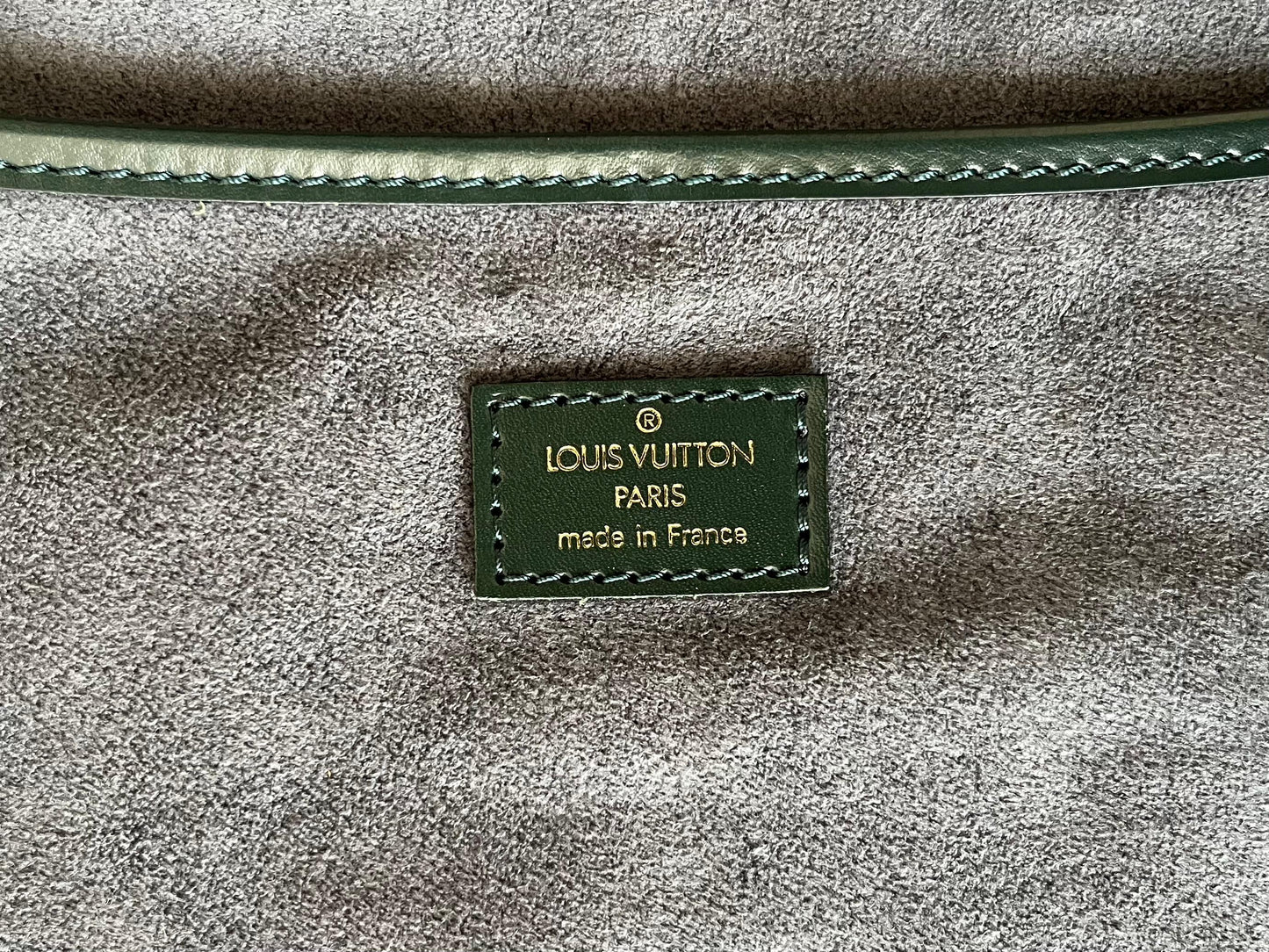 Louis Vuitton Helanga Taiga