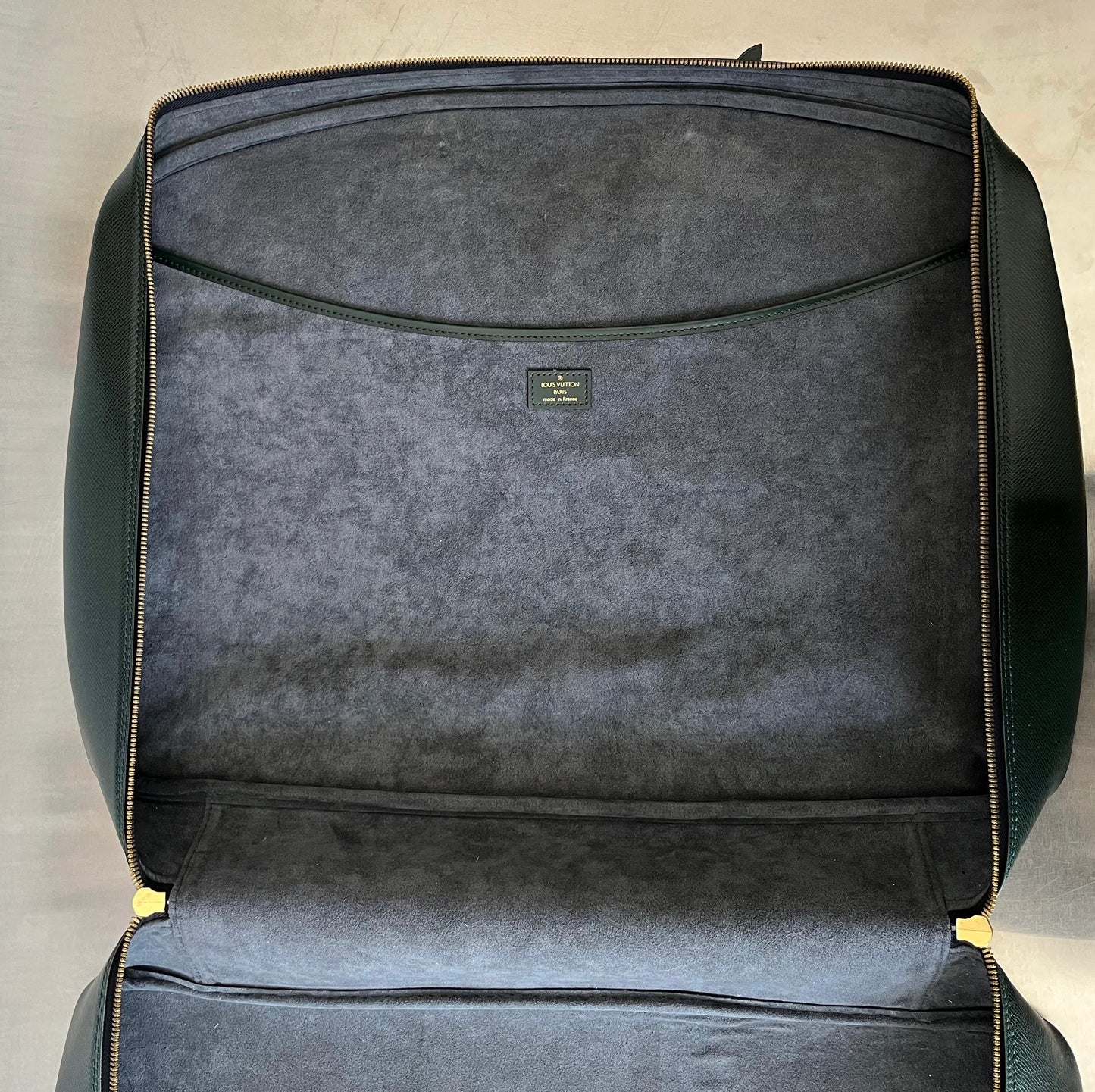Louis Vuitton Helanga Taiga
