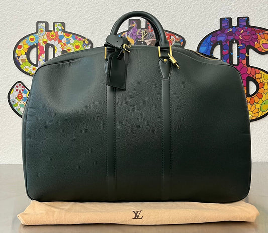 Louis Vuitton Helanga Taiga