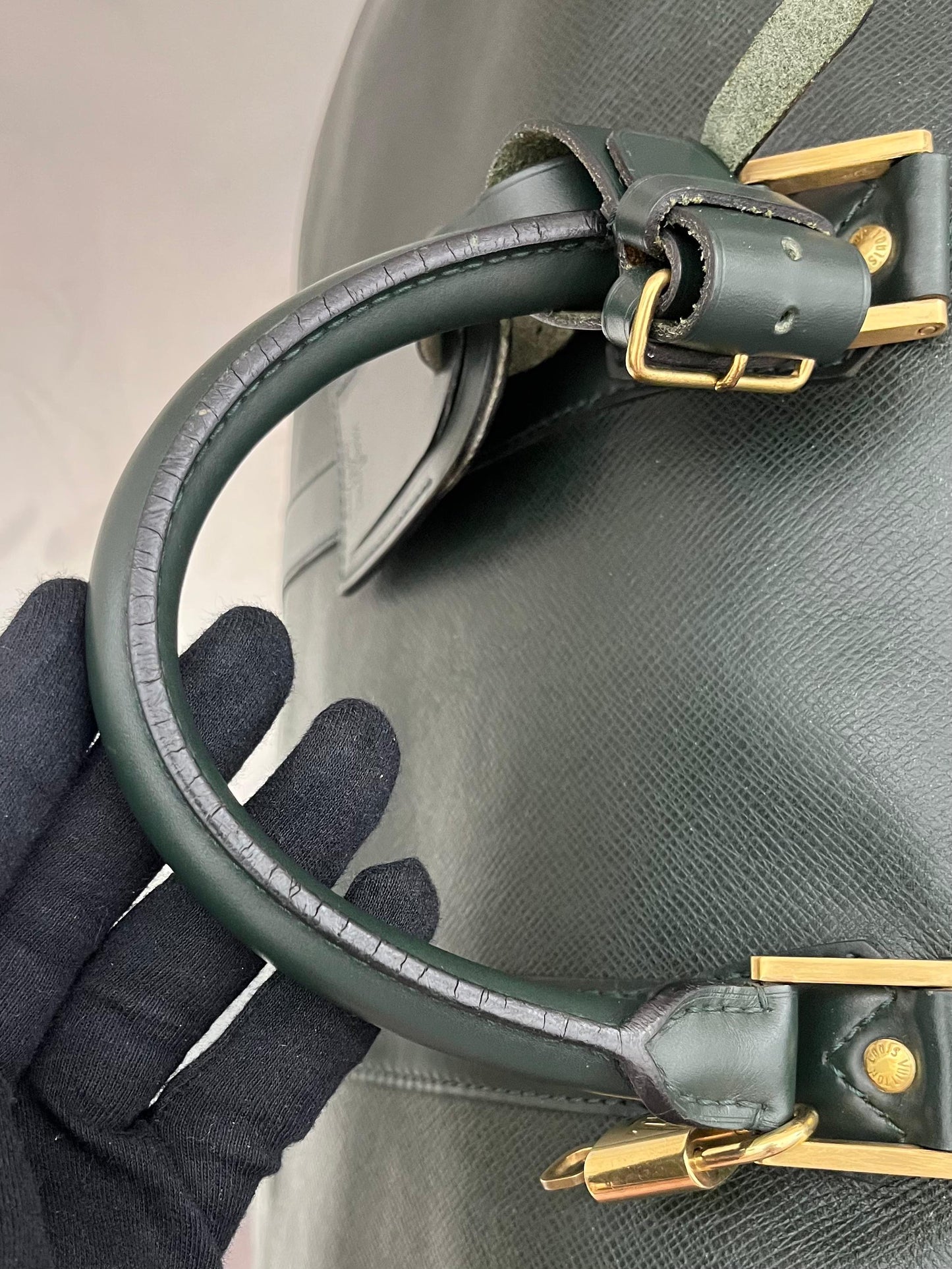 Louis Vuitton Kendall GM Taiga