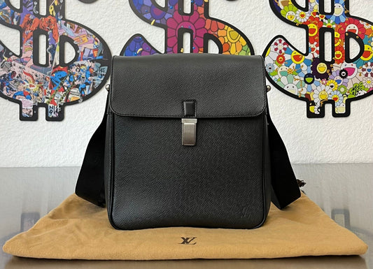 Louis Vuitton Yaranga Taiga
