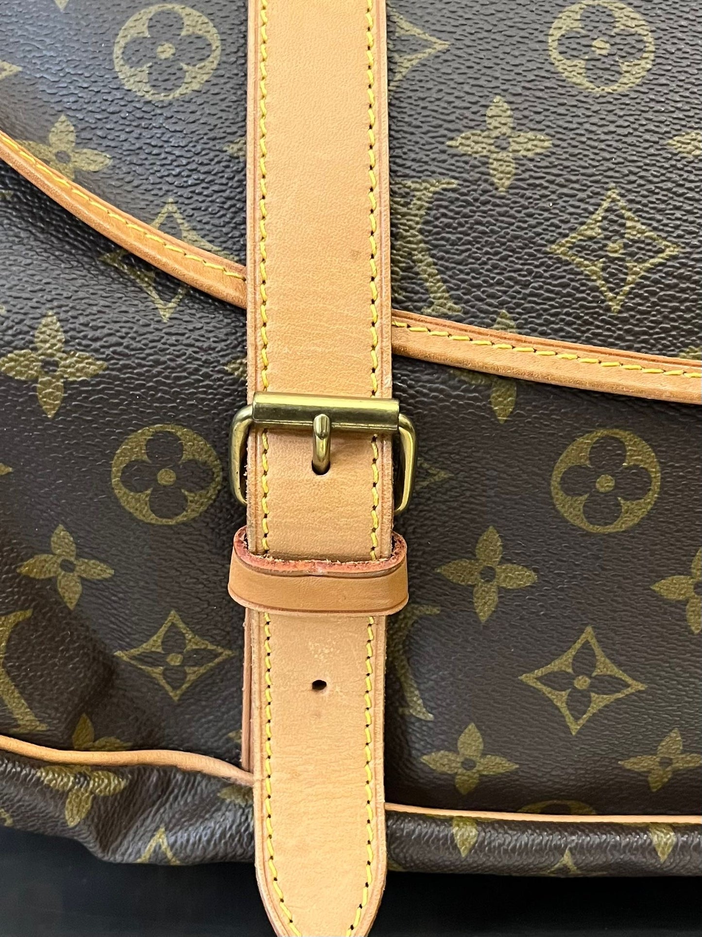 Louis Vuitton Saumur 43