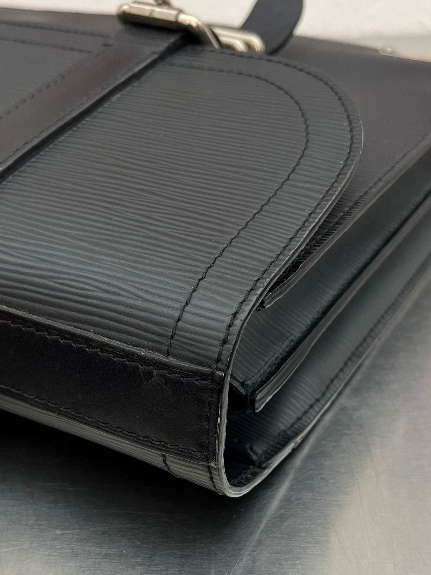 Louis Vuitton Larry Epi Leder