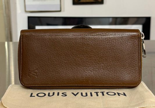 Louis Vuitton Zippy Vertical Taurillon Leder