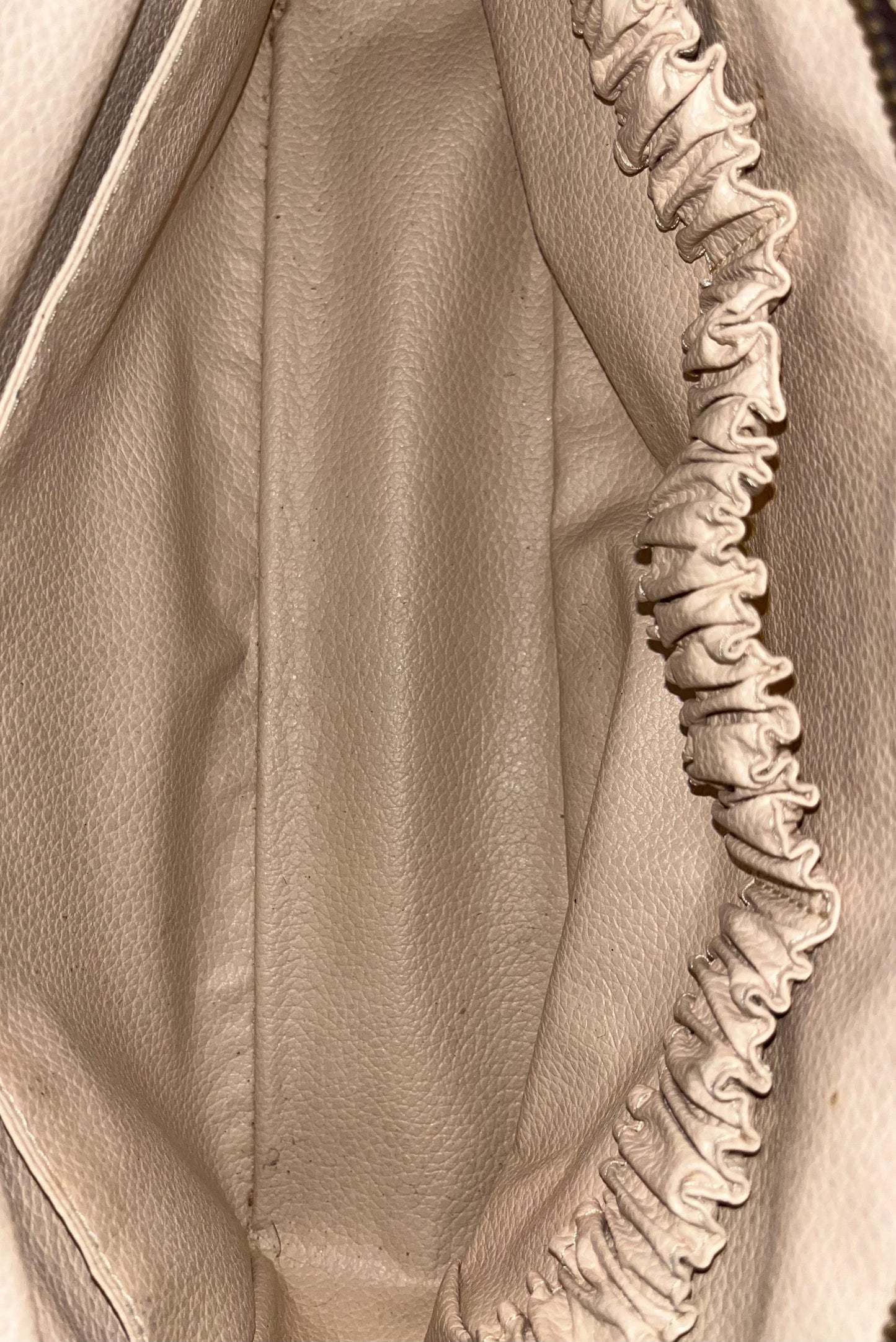 Louis Vuitton Trousse Toilette 28