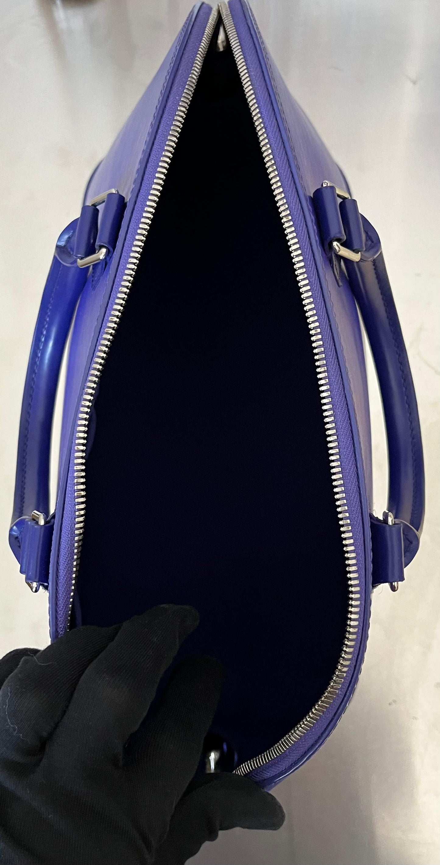 Louis Vuitton Alma GM Epi