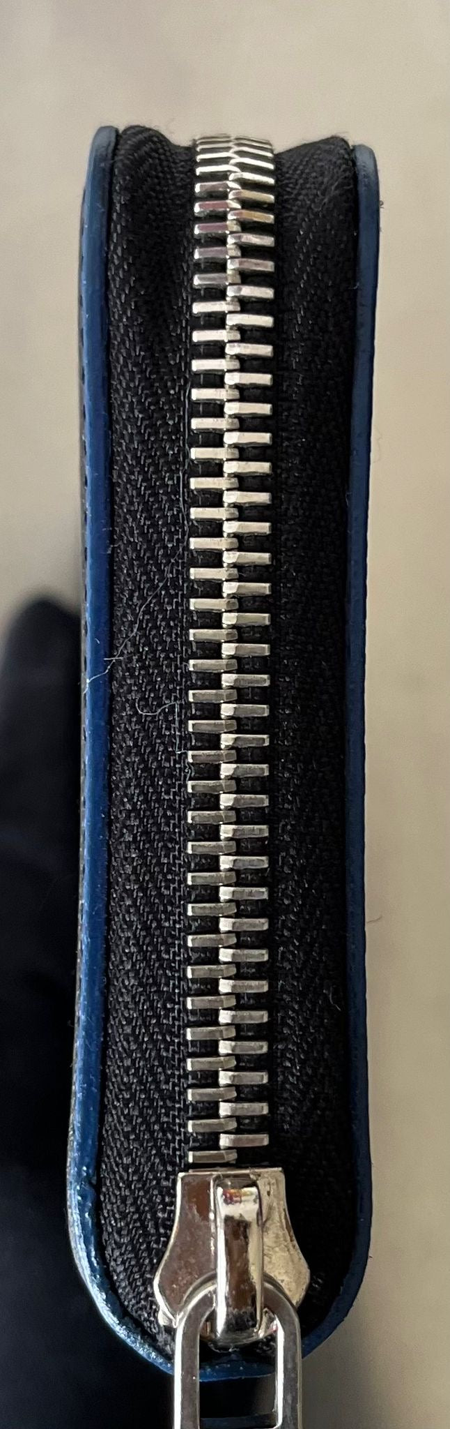 Louis Vuitton Zippy Vertical Taiga