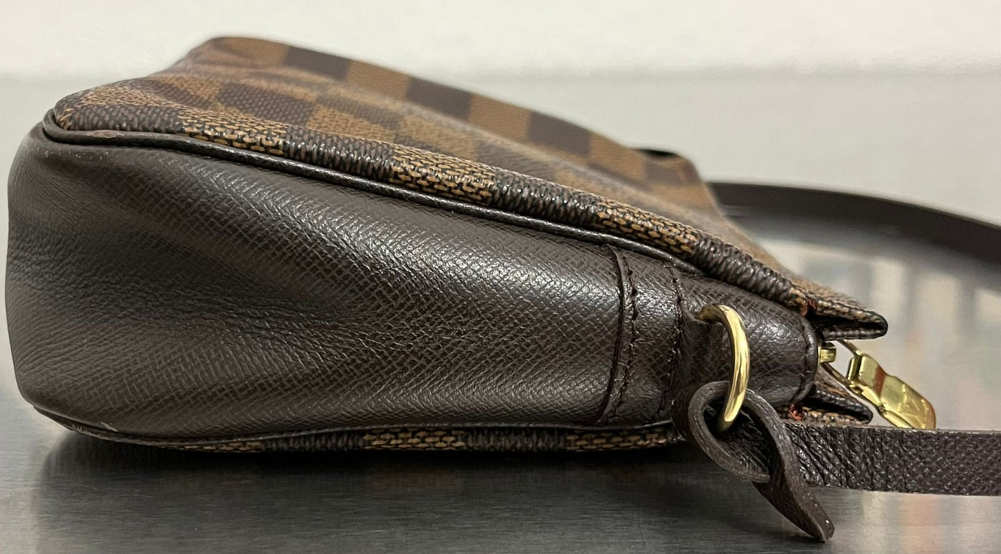 Louis Vuitton Trousse Make-up