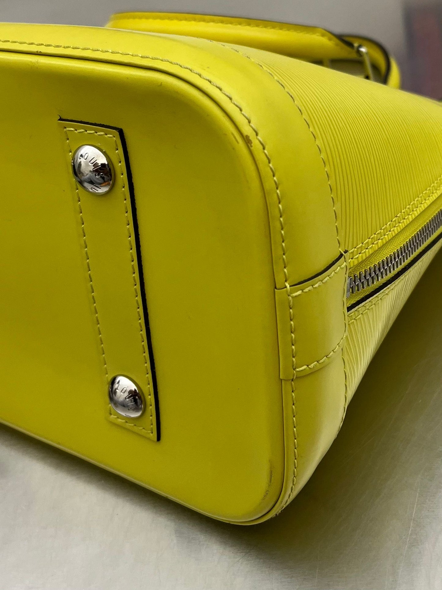 Louis Vuitton Alma PM Epi