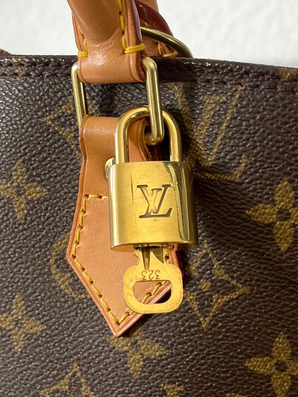 Louis Vuitton Alma PM
