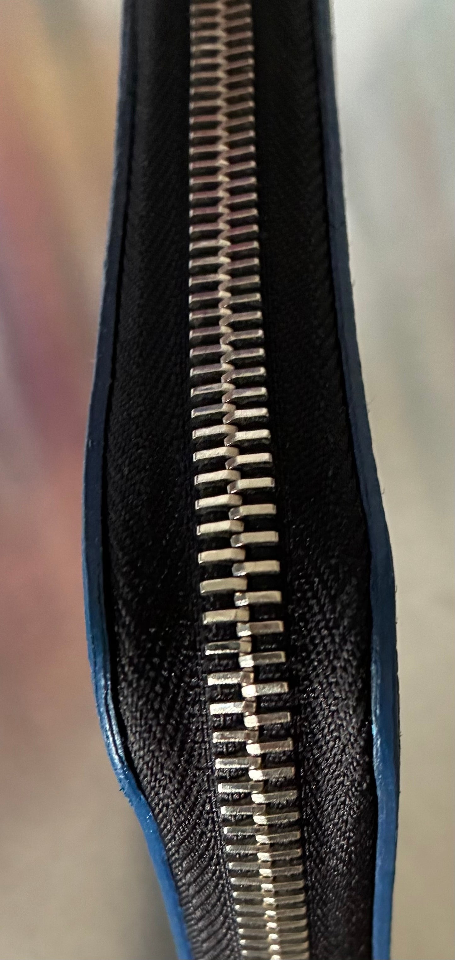 Louis Vuitton Zippy Vertical Taiga