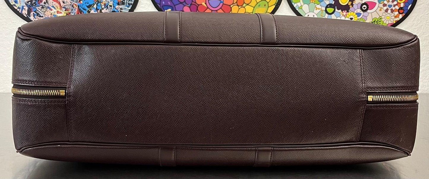 Louis Vuitton Helanga Taiga