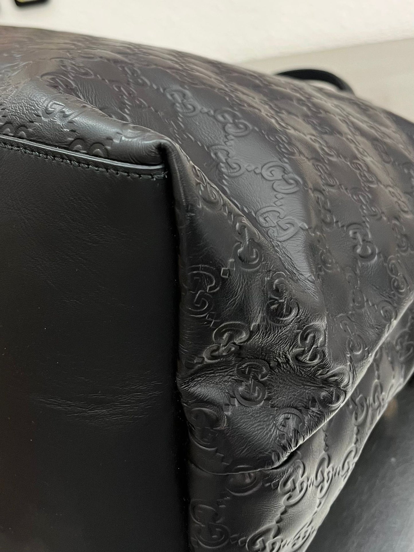 Gucci GG Black Guccissima