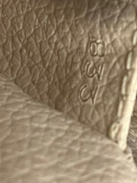 Louis Vuitton Trousse Toilette 28