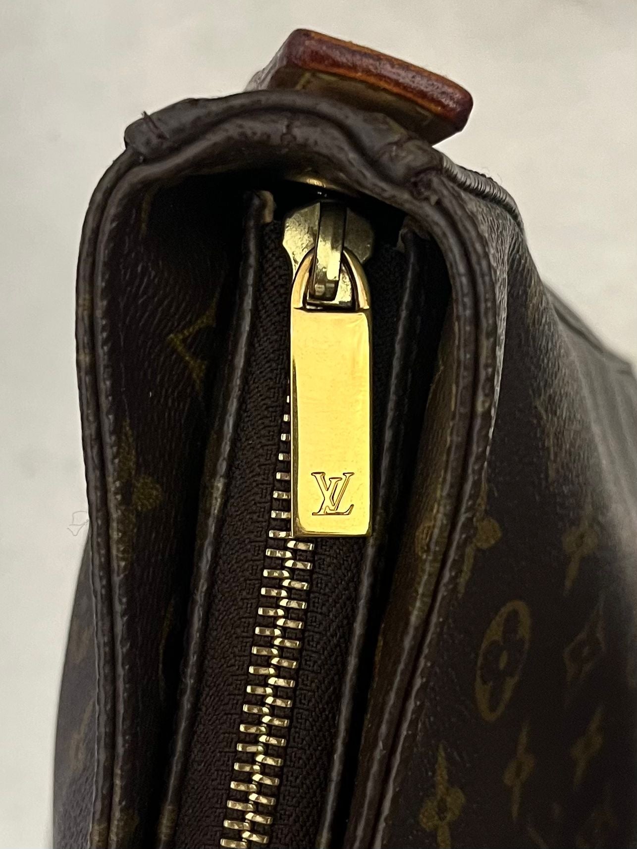 Louis Vuitton Looping GM