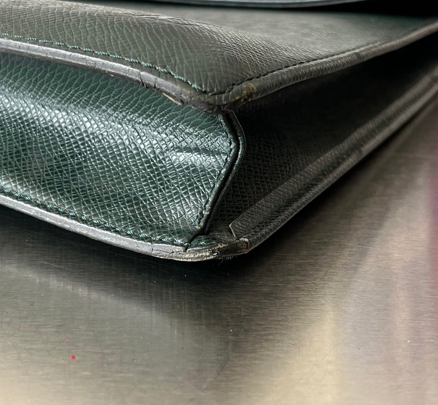 Louis Vuitton Serviette Kourad