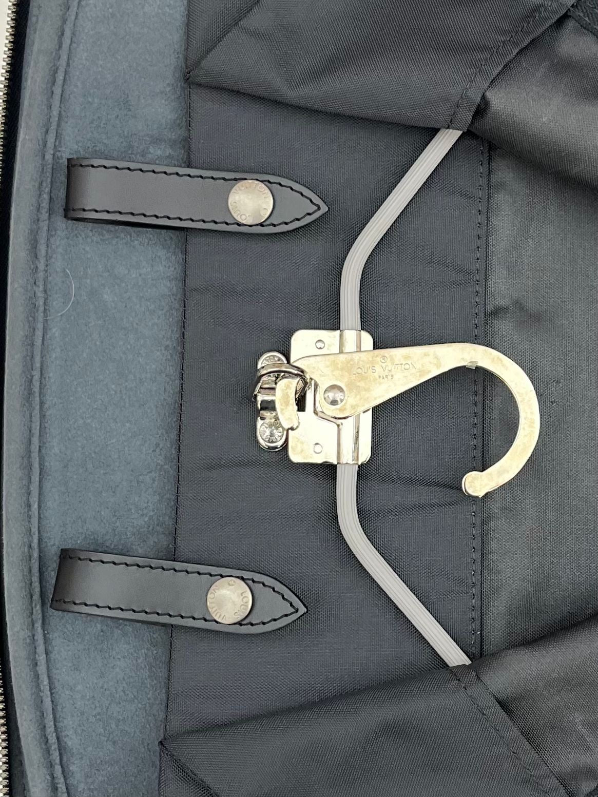 Louis Vuitton Helanga Taiga