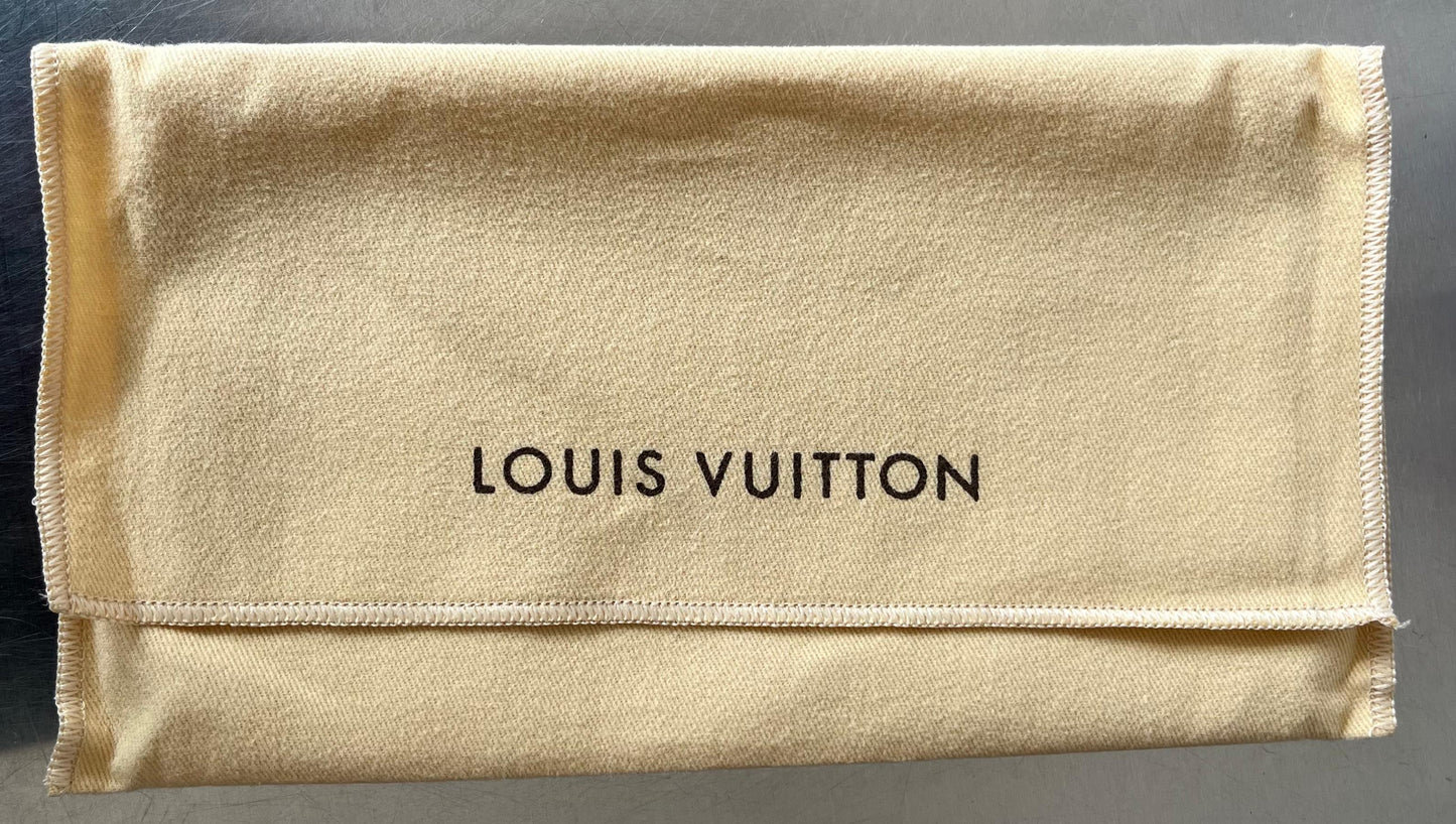 Louis Vuitton Zippy Damier