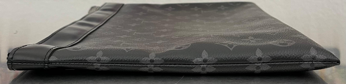 Louis Vuitton Pochette Discovery GM