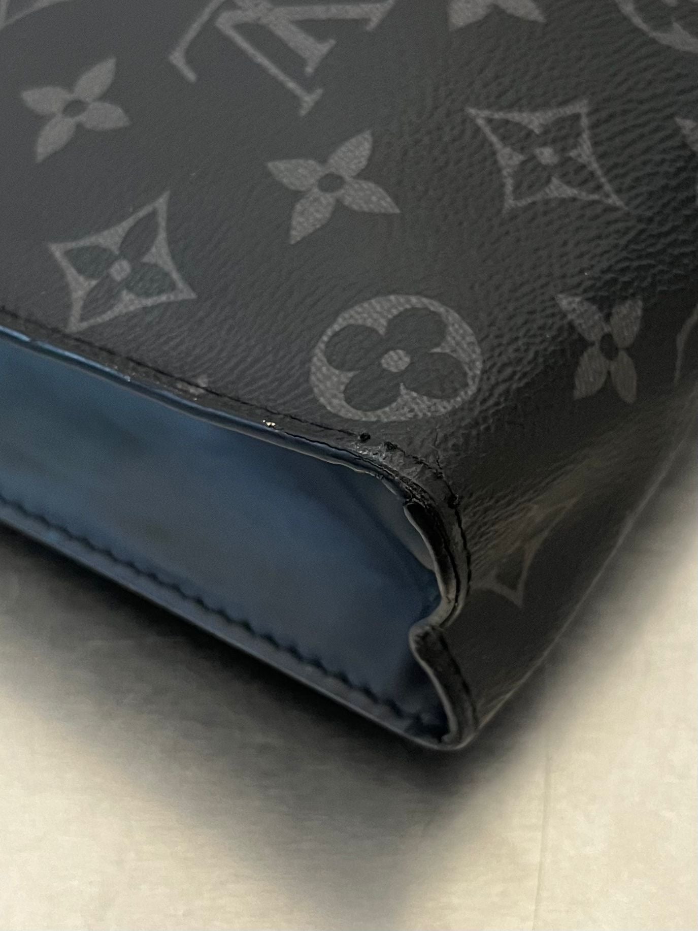 Louis Vuitton Pochette Voyage MM