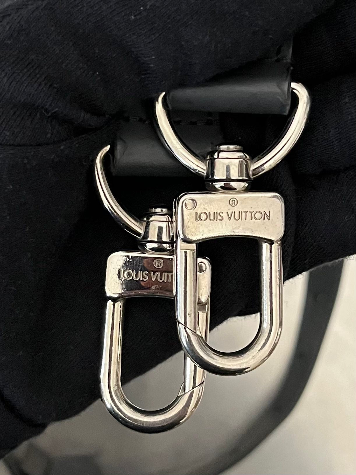 Louis Vuitton Porte Documents Jour Macassar