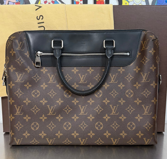 Louis Vuitton Porte Documents Jour Macassar