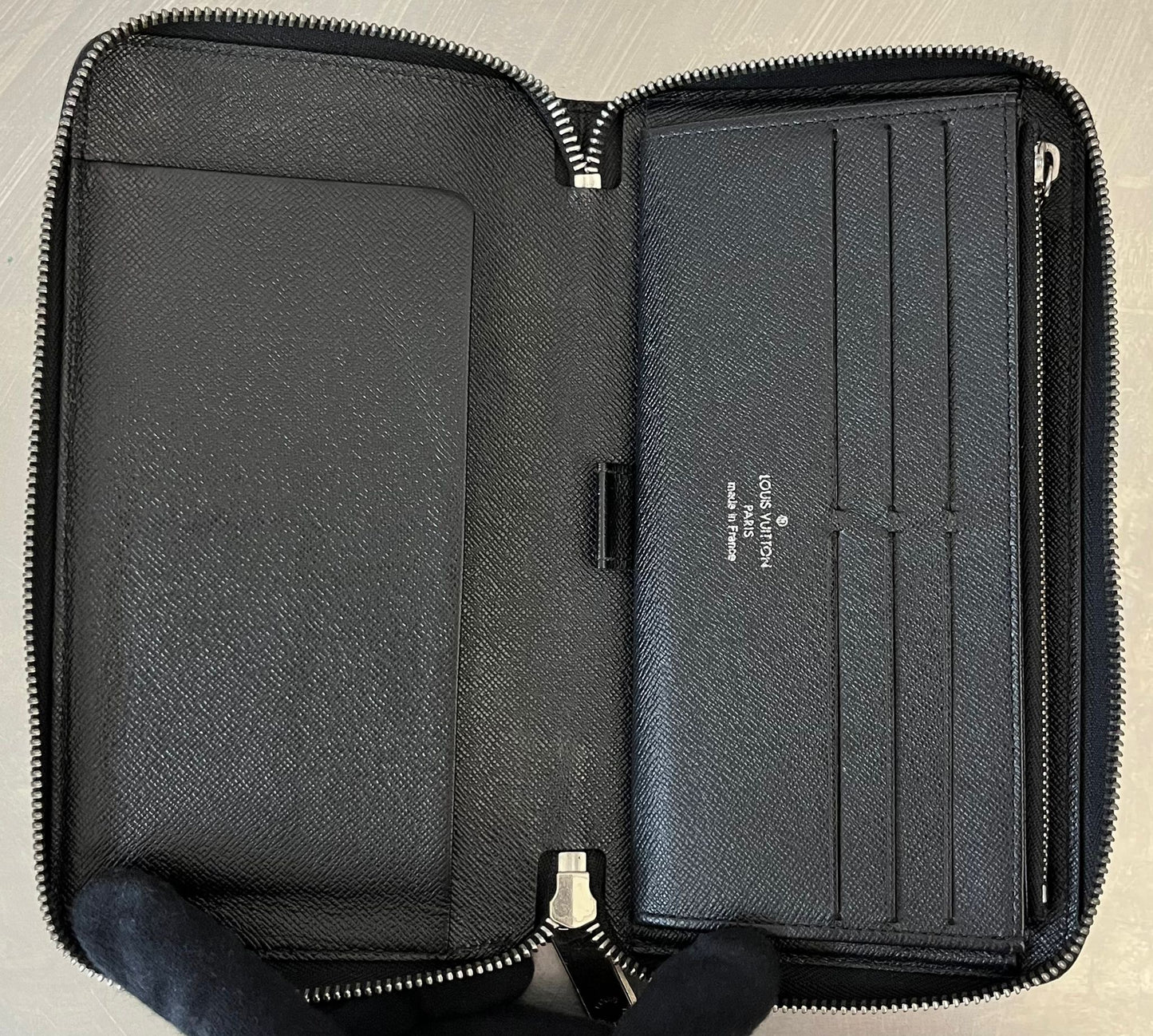 Louis Vuitton Zippy Organizer Epi