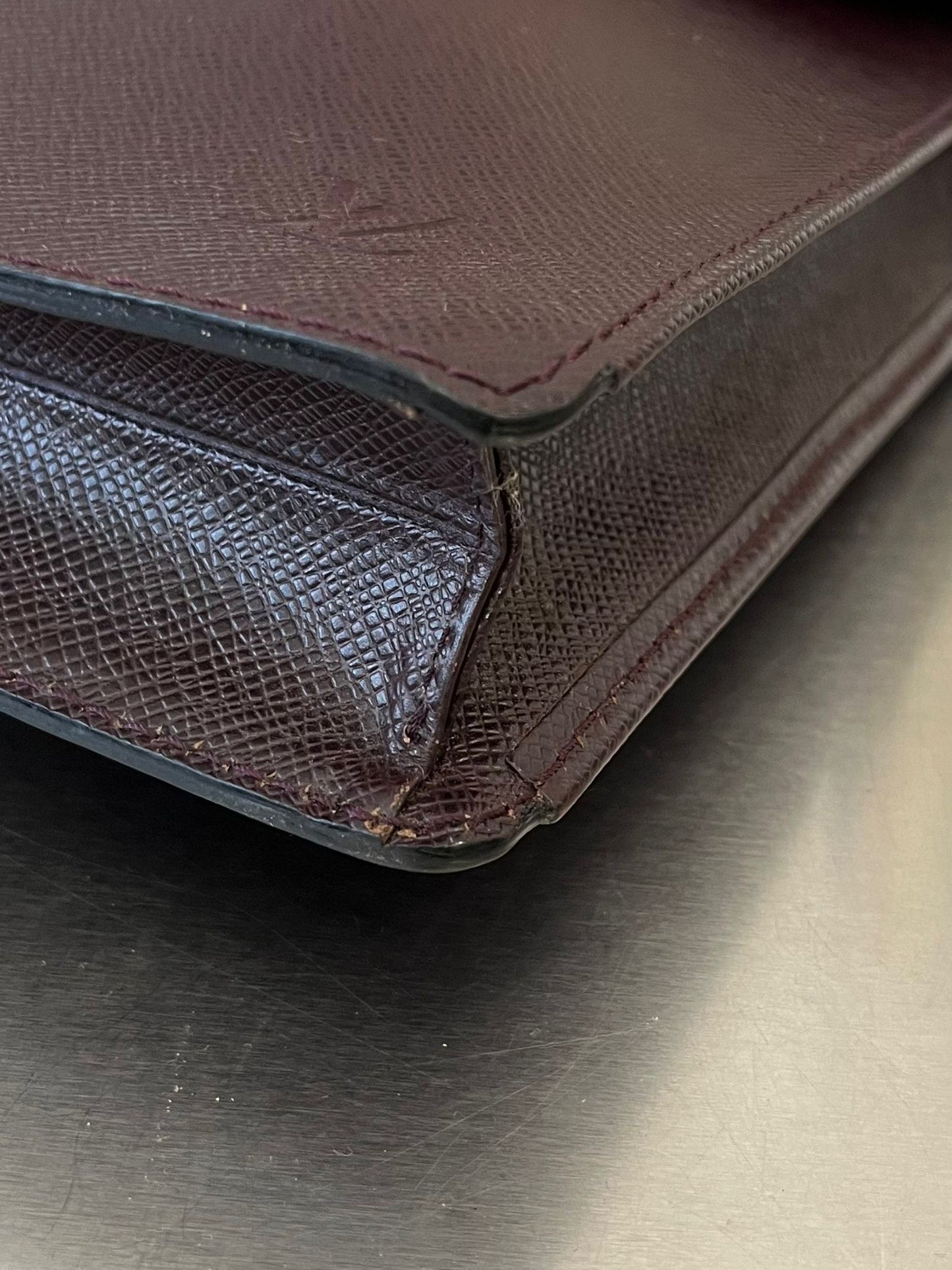 Louis Vuitton Serviette Kourad
