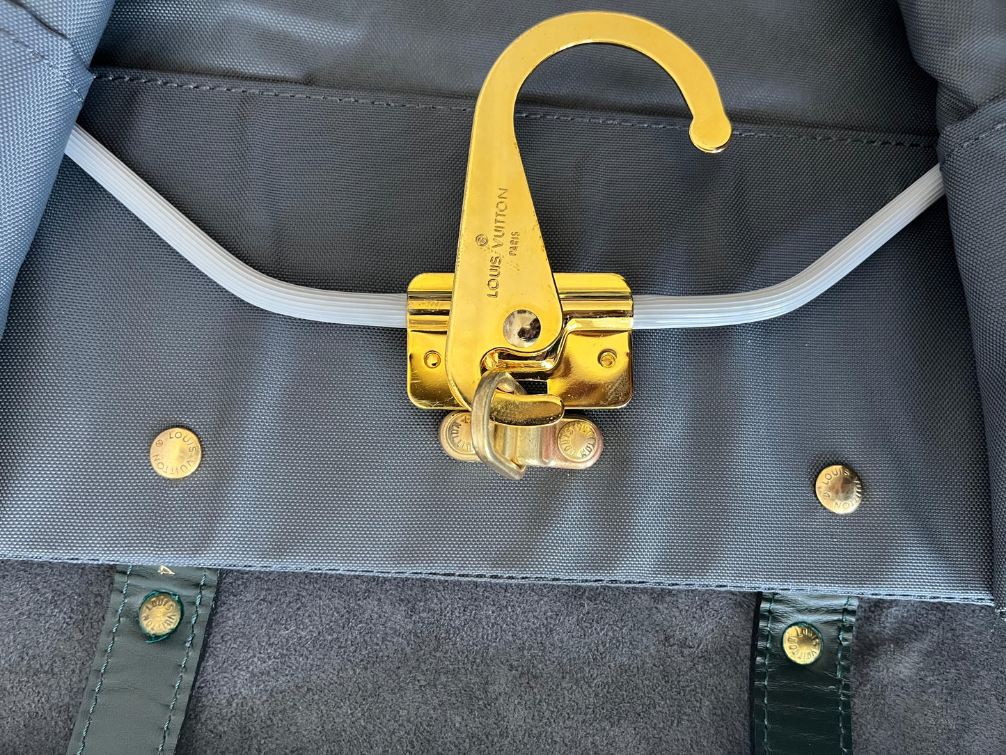 Louis Vuitton Helanga Taiga