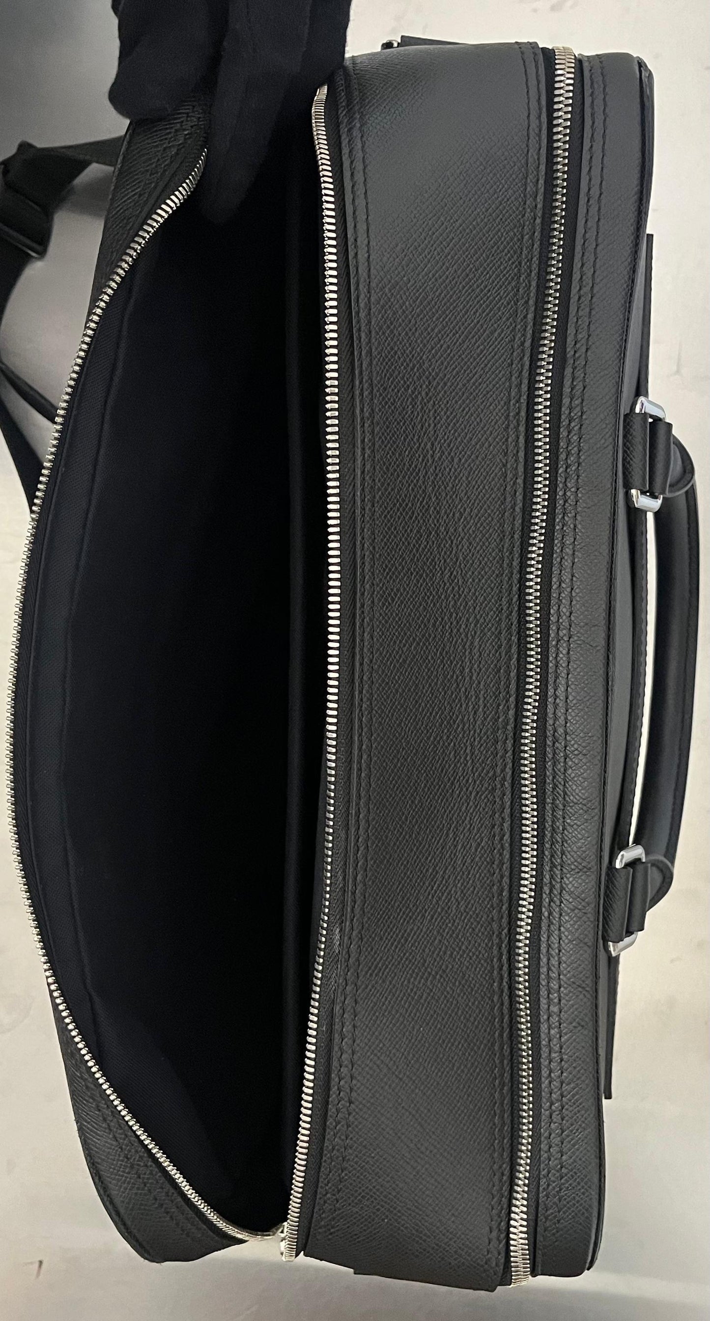 Louis Vuitton Overnight Taiga