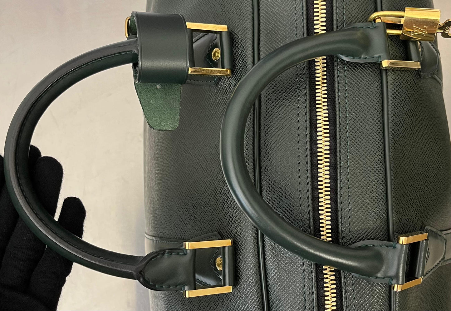 Louis Vuitton Kendall PM Taiga