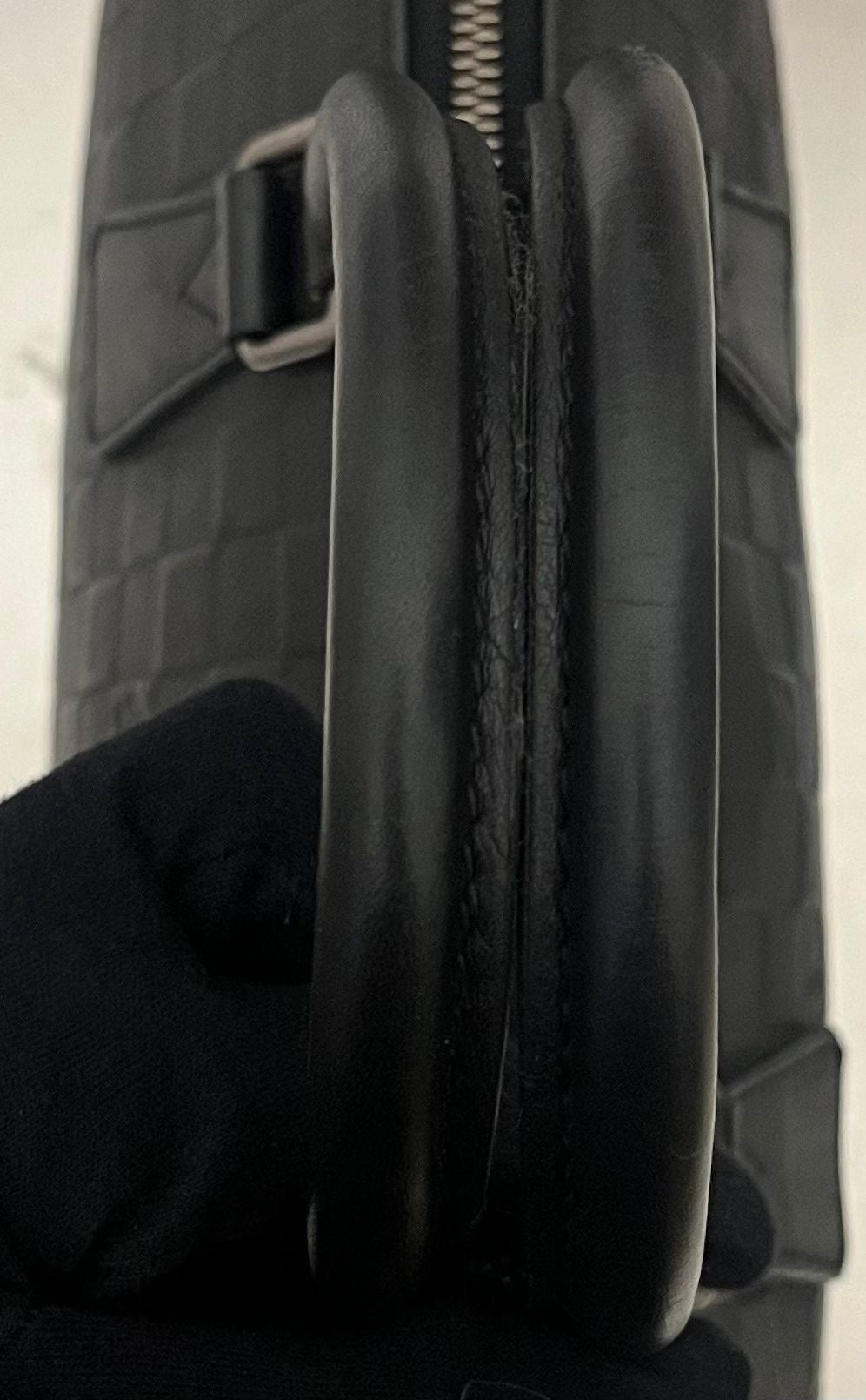 Louis Vuitton Porte Documents Jour Infini