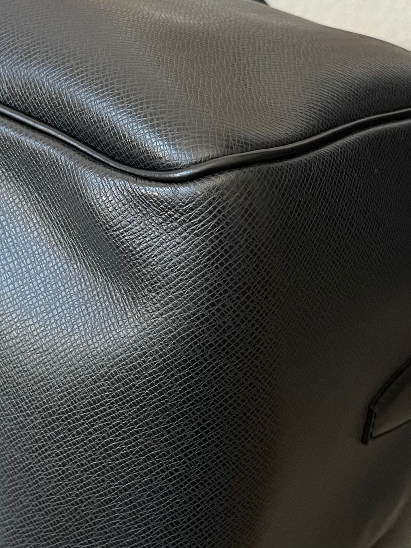 Louis Vuitton Kendall PM Taiga