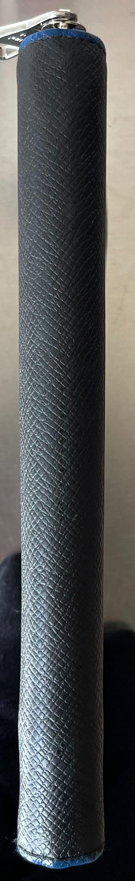 Louis Vuitton Zippy Vertical Taiga