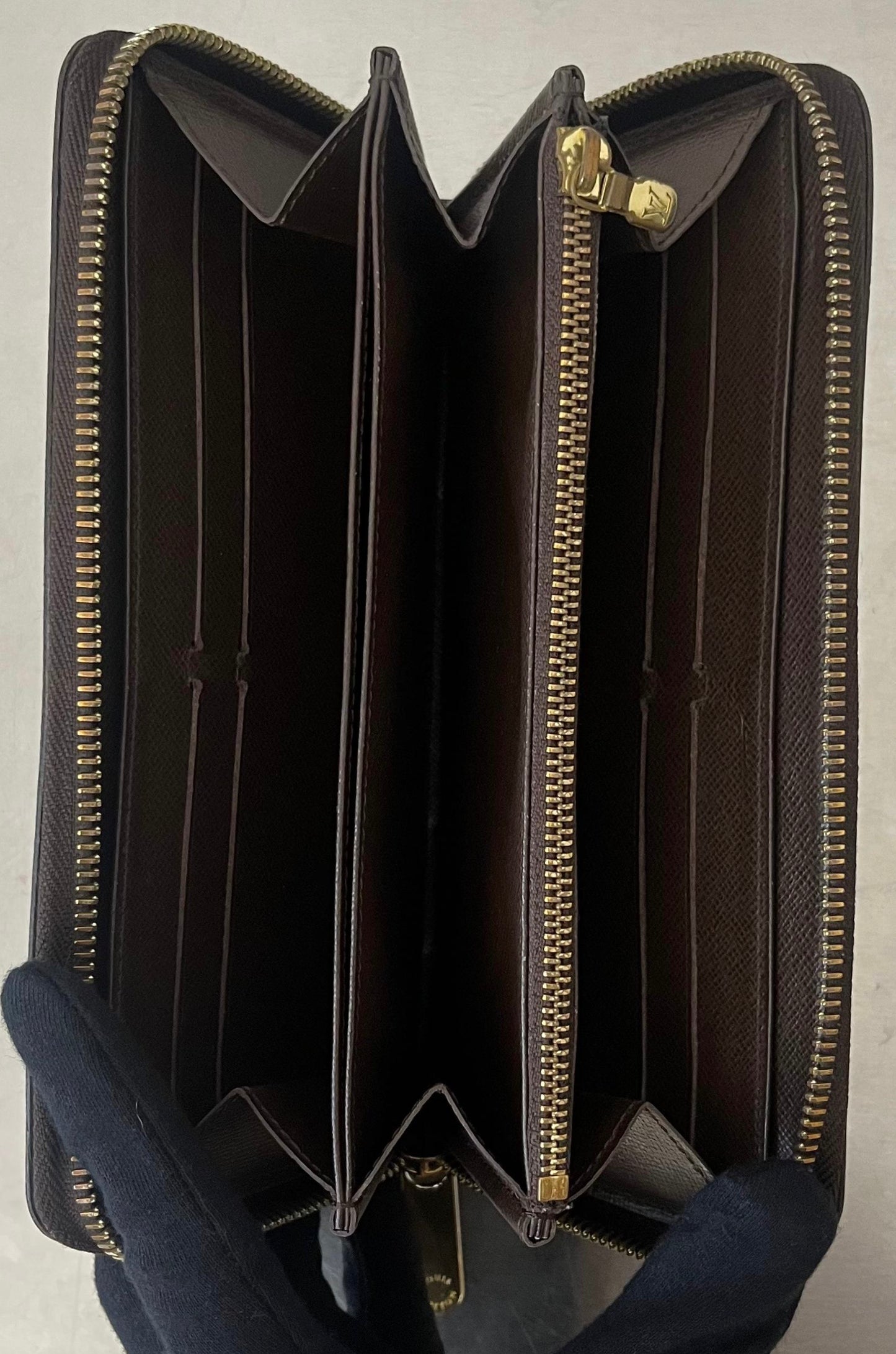 Louis Vuitton Zippy Damier
