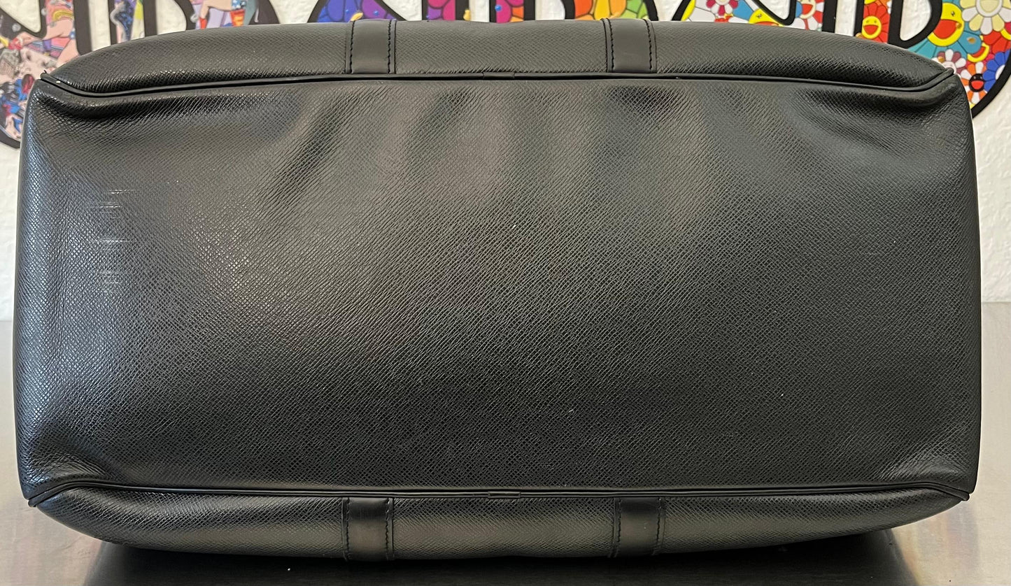 Louis Vuitton Kendall PM Taiga