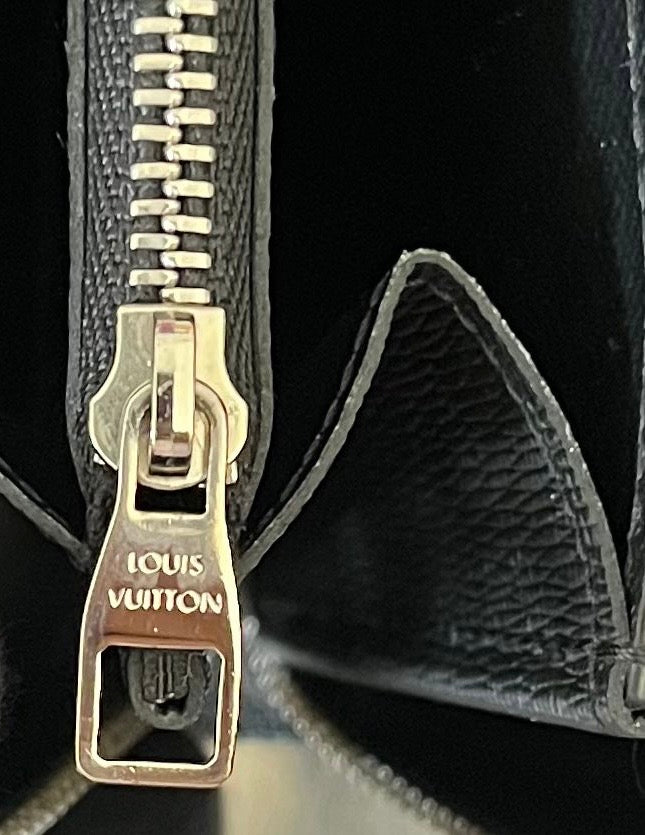 Louis Vuitton Zippy XL Taiga