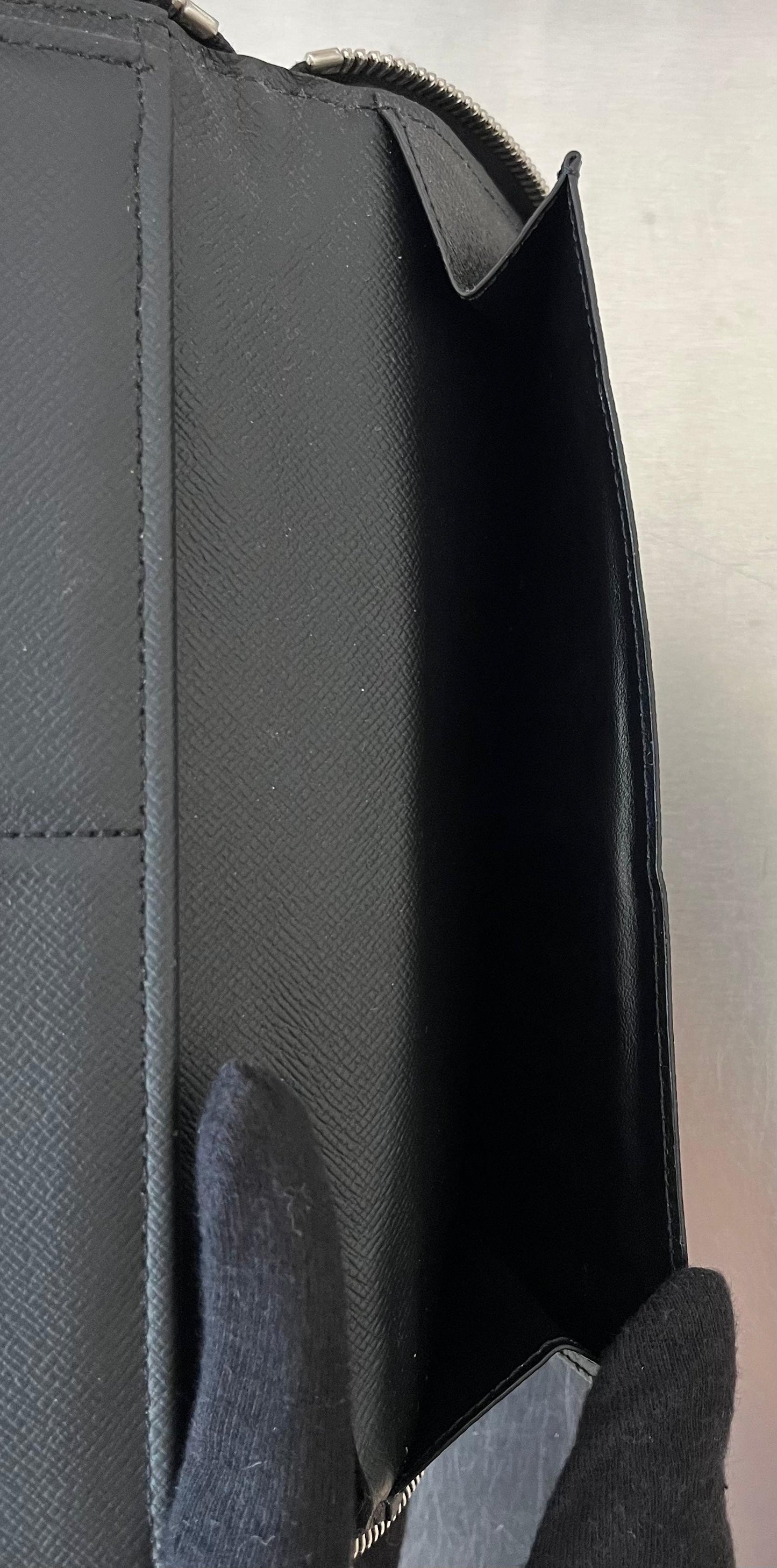 Louis Vuitton Zippy Vertical Damier