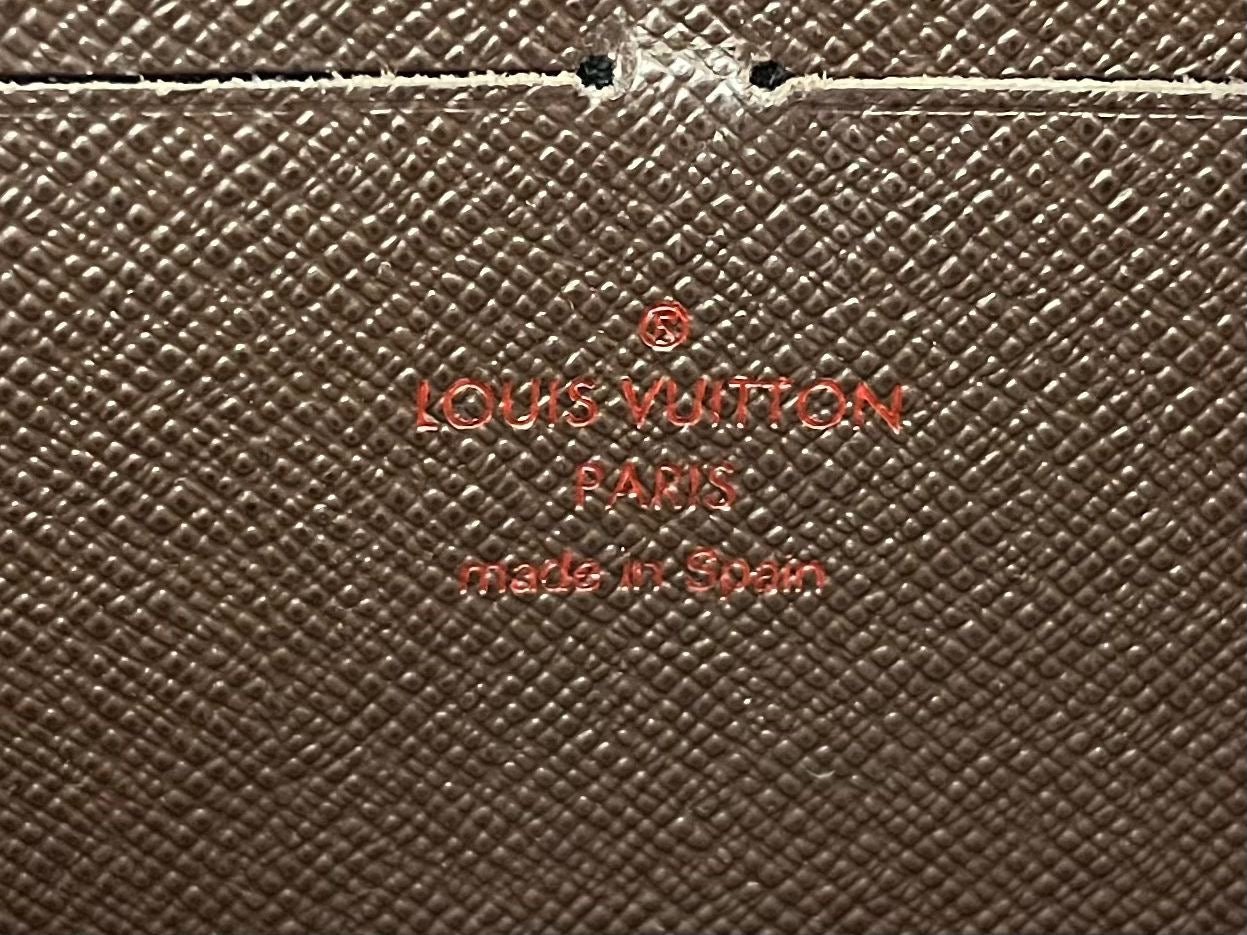 Louis Vuitton Zippy Damier