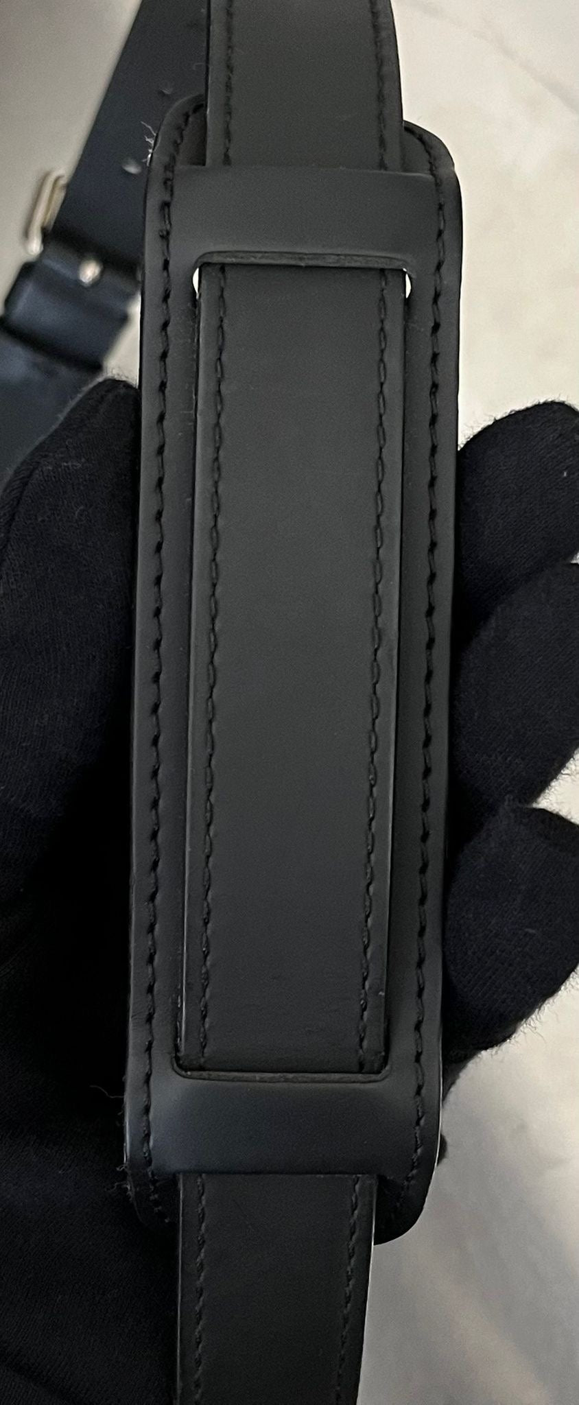 Louis Vuitton Porte Documents Jour Macassar